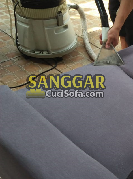 jasa-cuci-sofa-coklat-10.jpg