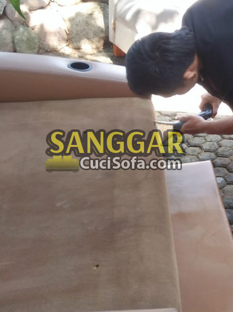 jasa-cuci-sofa-coklat-20.jpg
